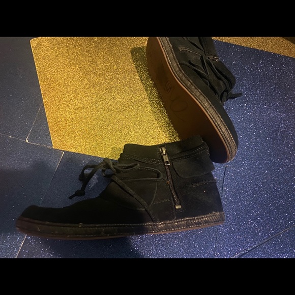 UGG SUEDE MOCASSIN SHEARLING STRAPPY WINTER Boots 8 GORG FLAW - Picture 9 of 15